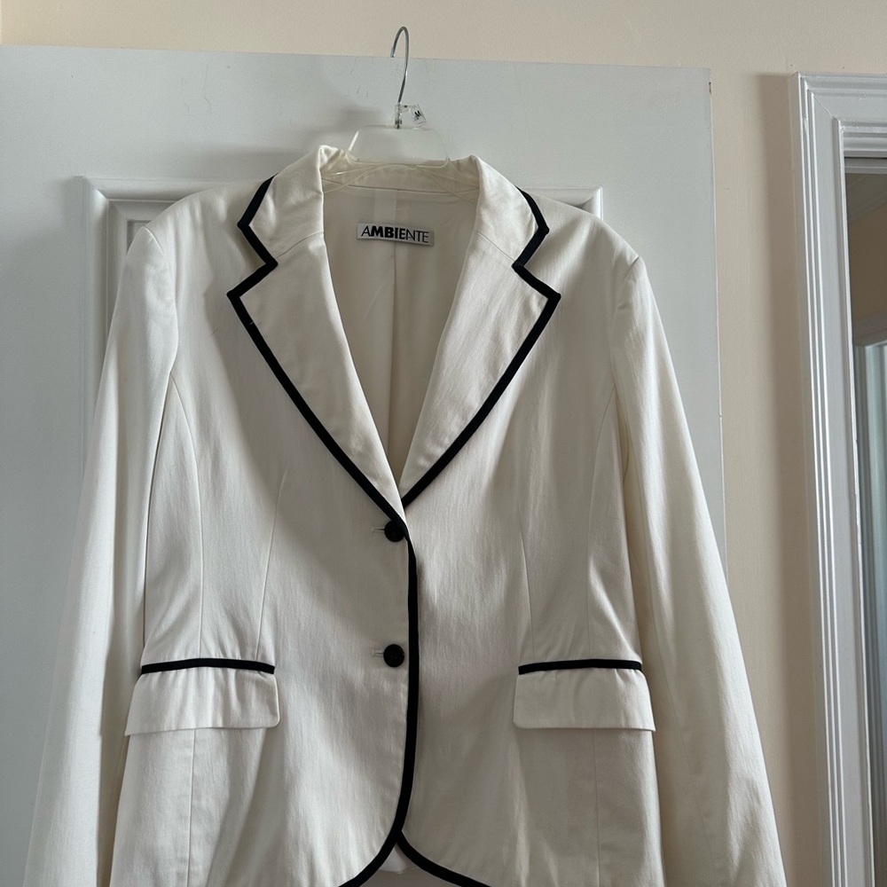 Italian Designer Blazer - Picture 7 of 7